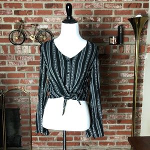 Long Sleeve Tie Crop Top